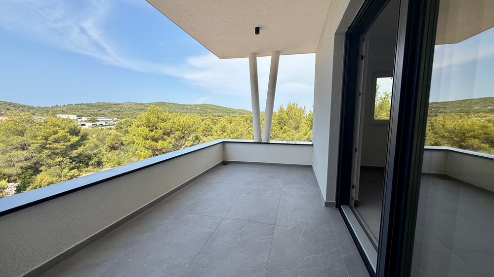 Fedett terasz az A4107 apartman első emeletén Vodicében