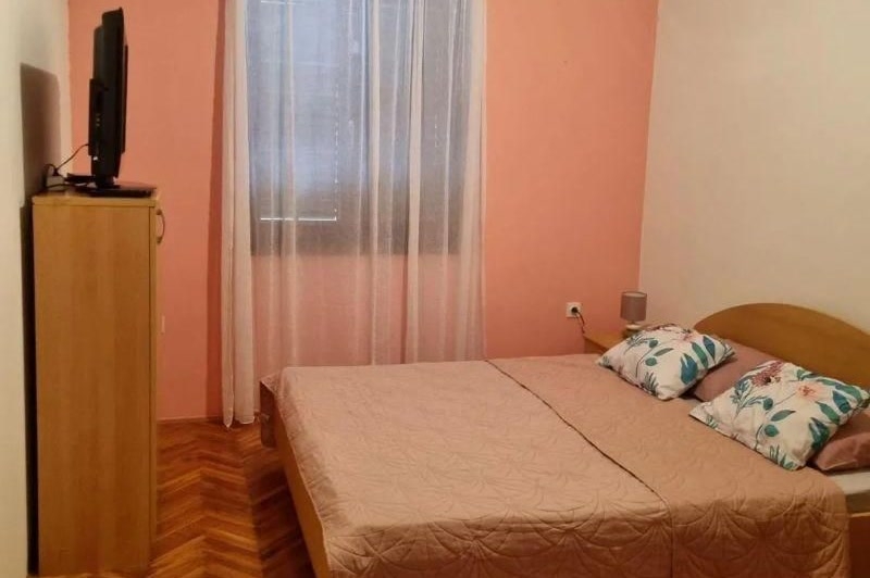 A horvátországi A4115 bútorozott apartman hálószobája