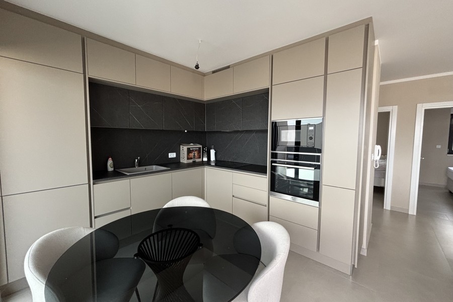 Konyha étkezővel a penthouse Ciovo-ban