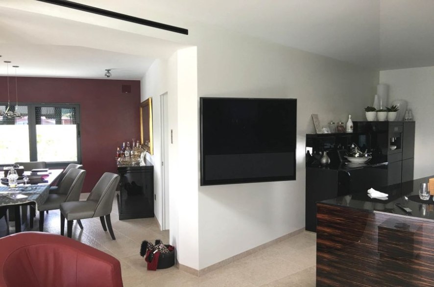 Az A824-es ingatlan nappali és étkező része.