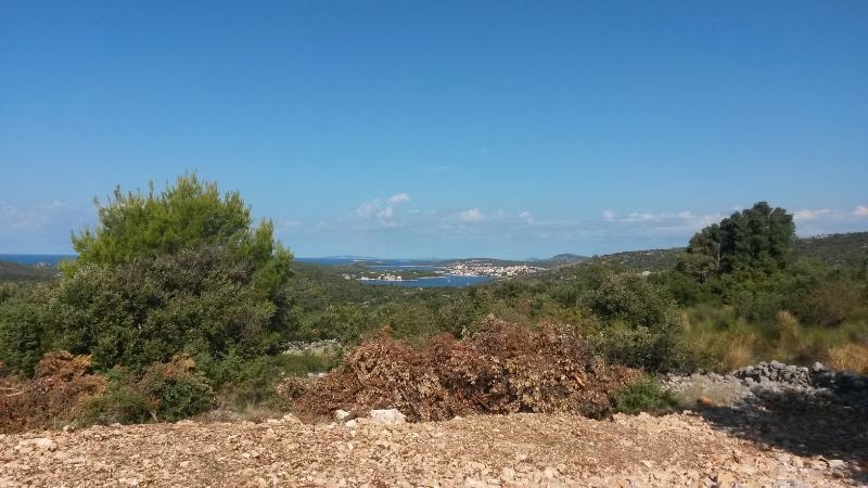 Tengerre néző telek Horvátországban.