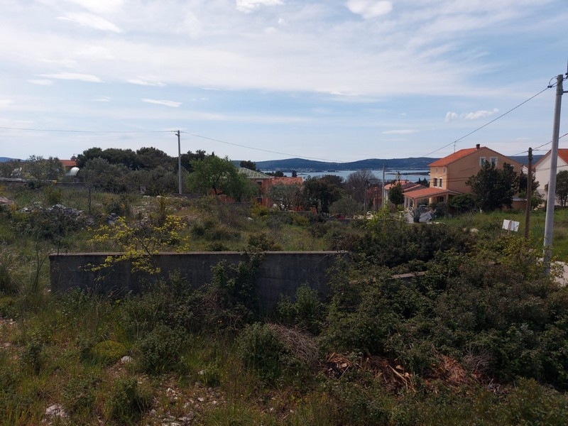 Építési telek a tenger közelében.