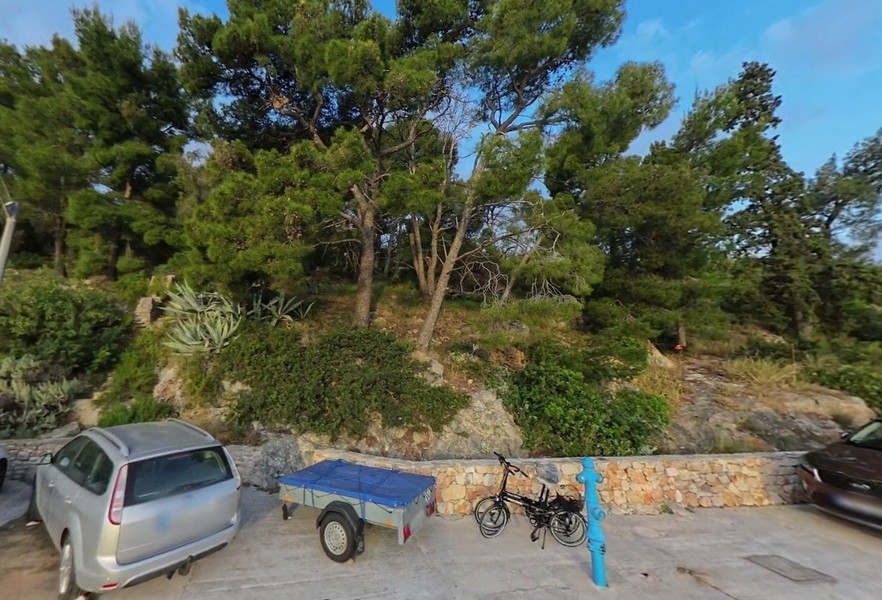 Eladó ingatlan a horvátországi Brac-szigeten.