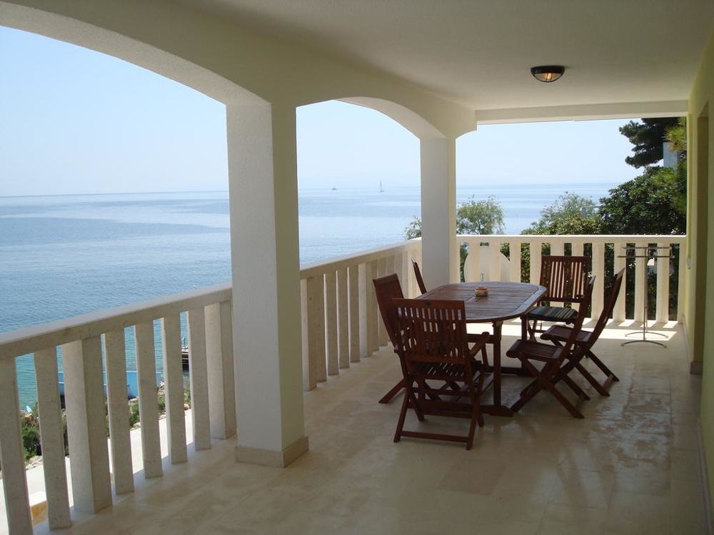 Tengerre néző erkély.