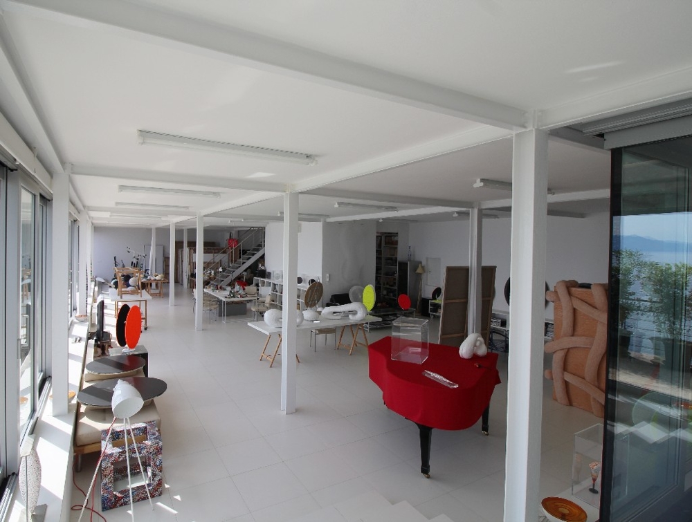 Stúdió a földszinten.