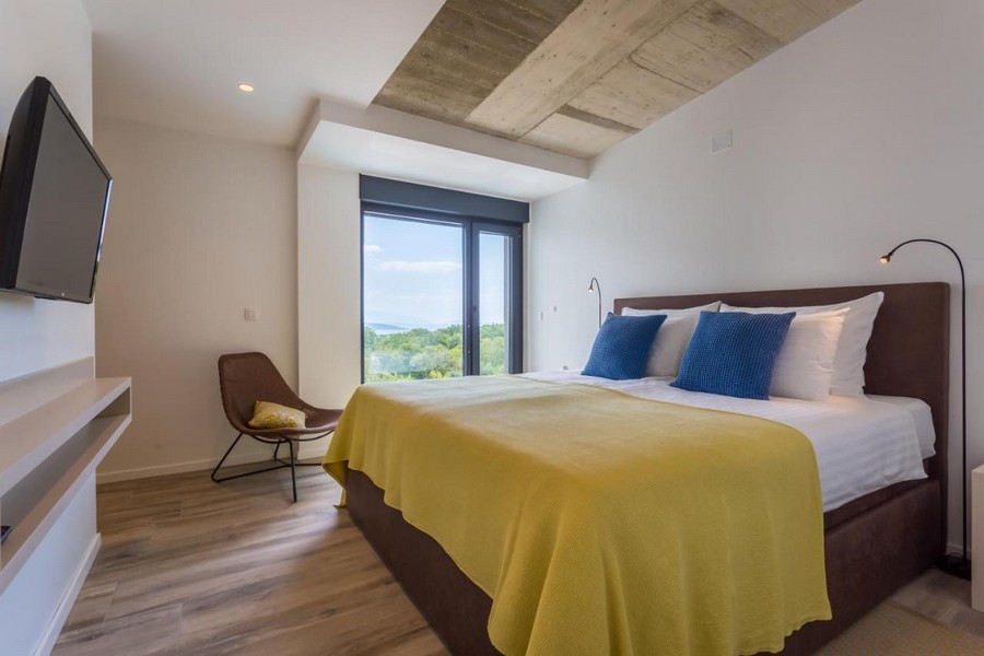 Modern fürdőszoba zuhanyzóval