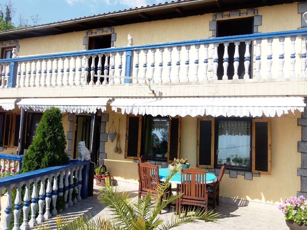 Tengerre néző ház egy nagyon csendes helyen Horvátországban.