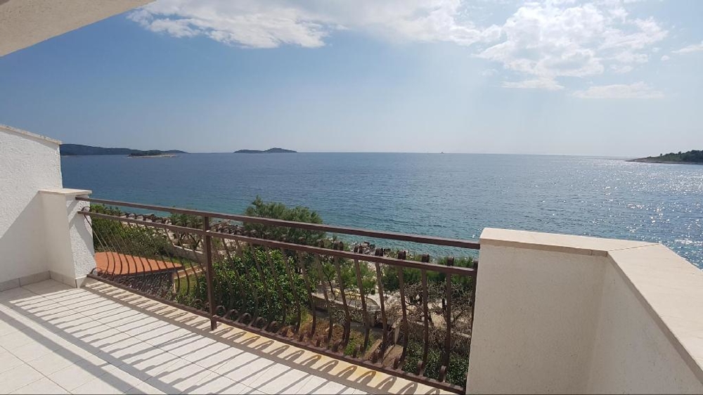 Vásároljon házat a tenger mellett Horvátországban - Panorama Scouting.