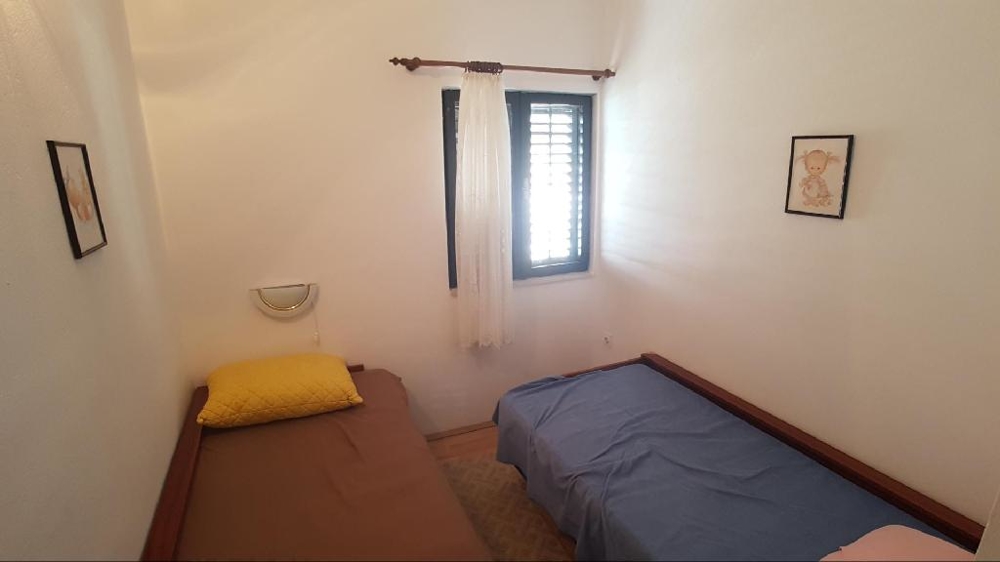 Újabb betekintés egy másik hálószobába a H1315 ingatlanban.