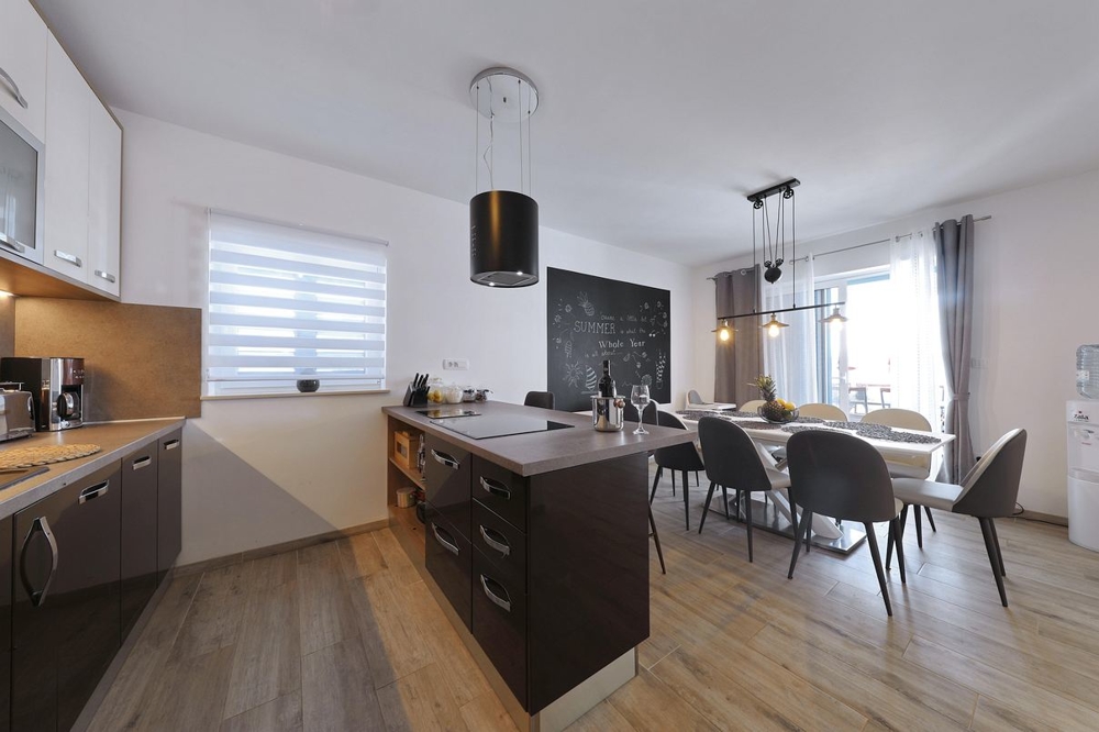 Kilátás az ingatlan étkezős konyhájára - Vásároljon házat Horvátországban.