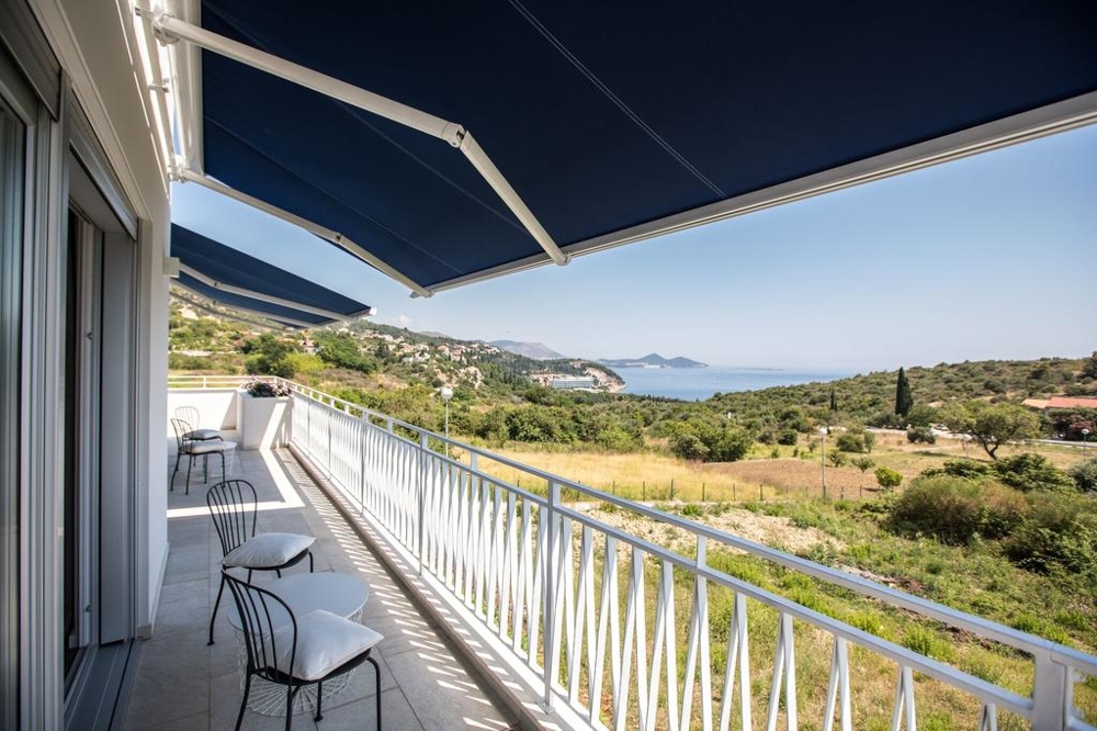 Kilátás a horvátországi H1489 ingatlan konyhájára.