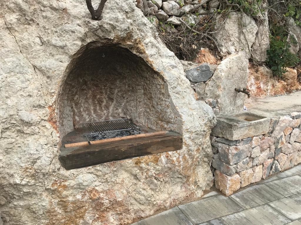 Grill grill a H1733 ingatlanban, Senj régióban, Horvátországban - Panorama Scouting.