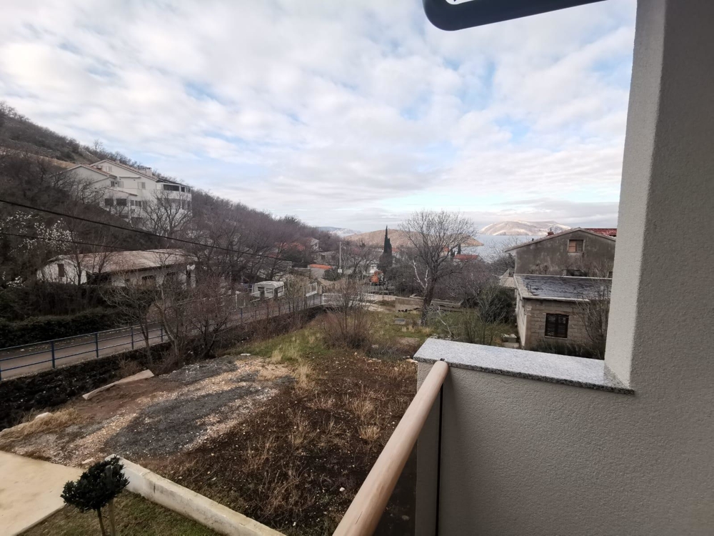 Tengerre néző kilátás a H1733 ingatlan erkélyéről, Senj régióban, Kvarner-öbölben.