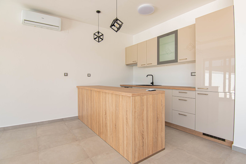 Modern konyha légkondicionálóval - H1775 ház, Vodice, Horvátország.