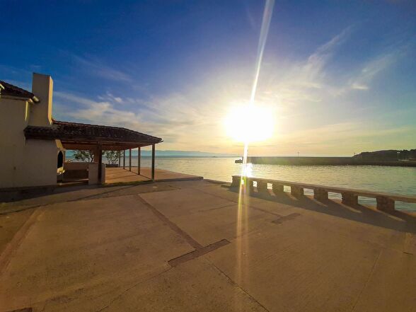 Tengerparti épületek Horvátországban H1912 - Panoráma cserkészet.