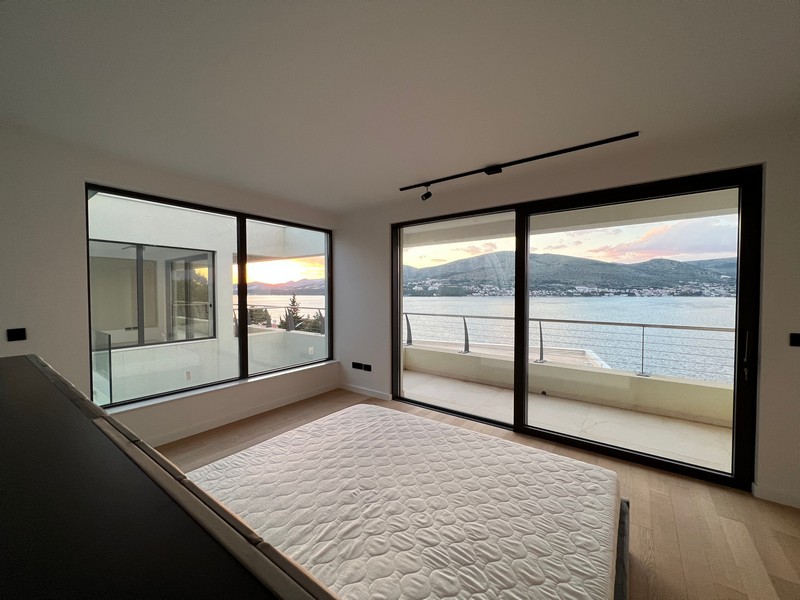 Vásároljon egy tengerparti villát Horvátországban - Panorama Scouting H1923, Közép-Dalmácia, Ciovo Trogir-sziget.