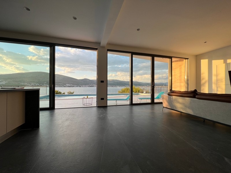 Vásároljon tengerparti villát Horvátországban - Panorama Scouting H1927, Közép-Dalmácia, Ciovo Trogir-sziget.