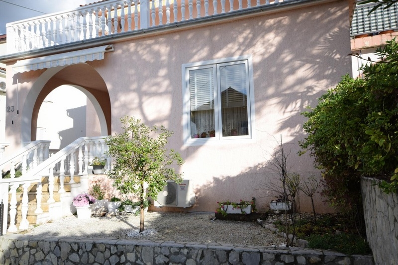 Eladó ikerház a horvátországi Krk szigeten, Malinskában - Panoráma cserkészet.