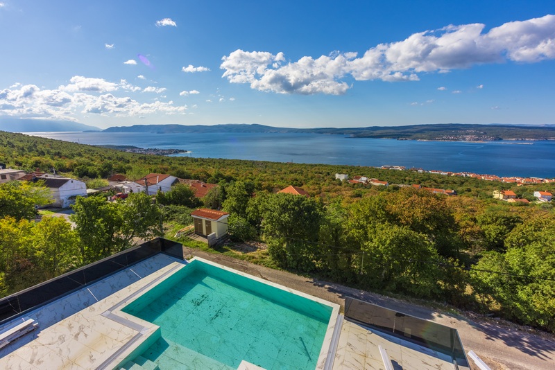 A horvátországi Crikvenicában eladó H1933 Villa felső emeletéről tengerre néző kilátás - Panorama Scouting H1933.