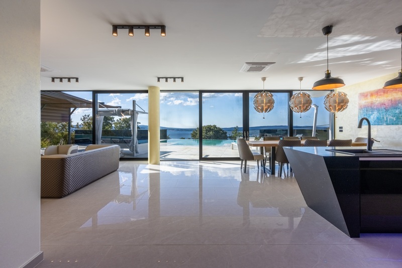 A H1933-as Villa luxus berendezése Horvátországban eladó.