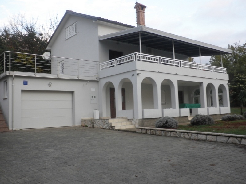 Apartmanház három apartmannal Krk szigetén Horvátországban - Panoráma cserkészet.