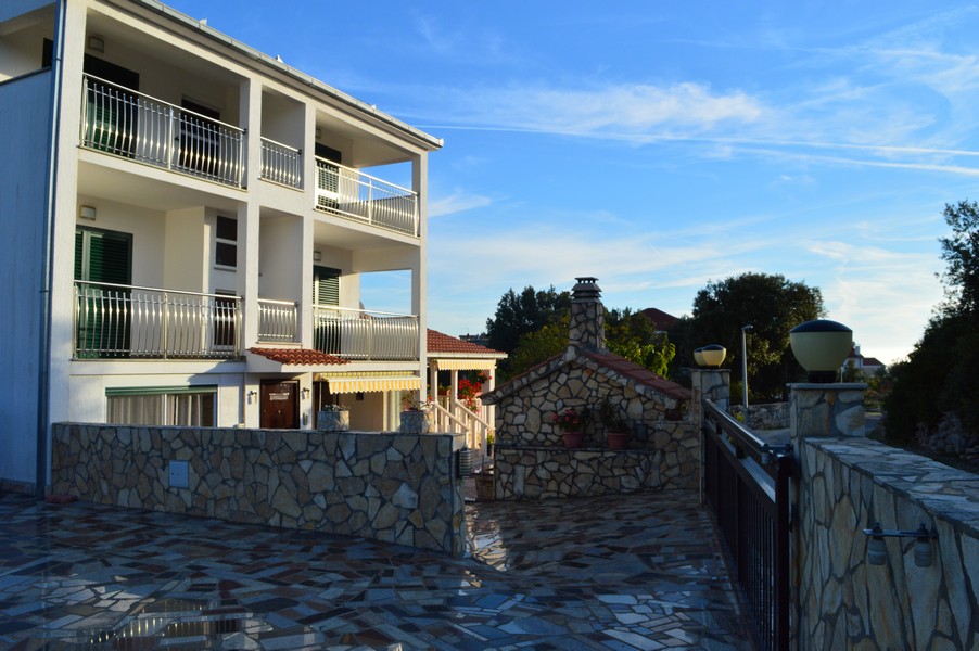 Ház vásárlás Horvátországban, Közép-Dalmáciában, Ciovo Trogir szigetén - Panorama Scouting Immobilien H2070, vételár: 1 200 000 EUR - 6. kép