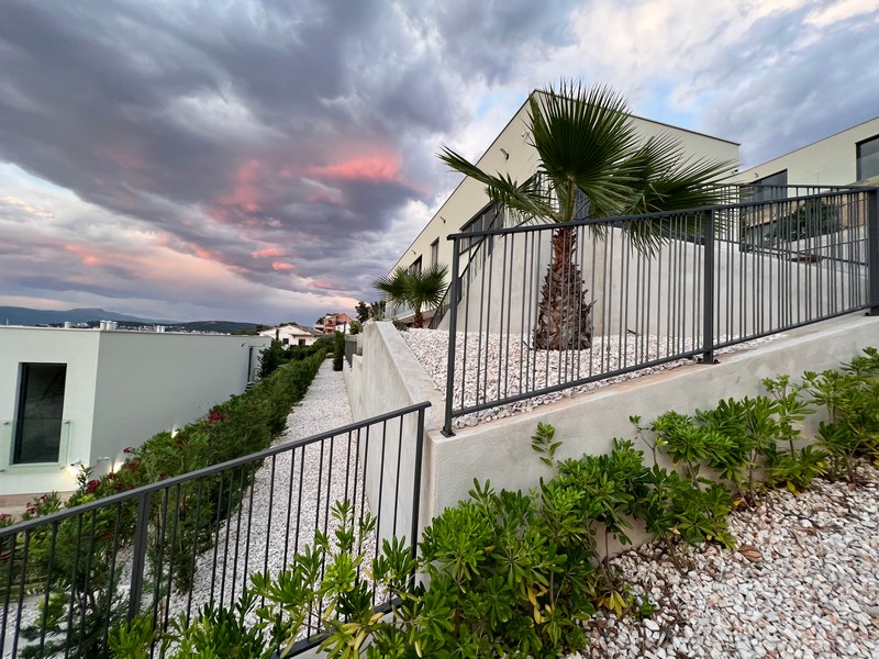 Luxusvilla vásárlása Horvátországban, Közép-Dalmáciában, Ciovo Trogir szigetén - Panorama Scouting Immobilien H2089, vételár: 1 400 000 EUR - 3. kép