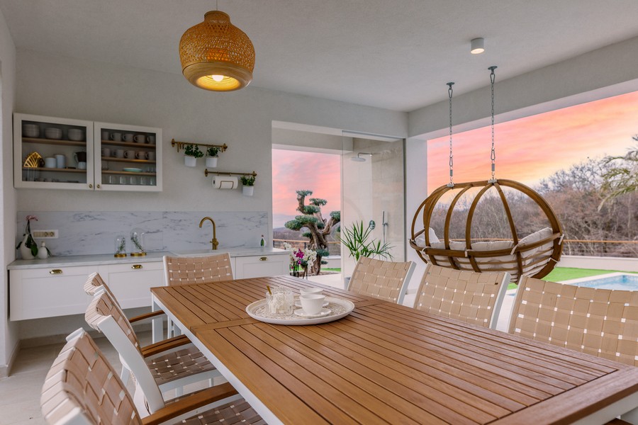 A H2125 ingatlan terasza, mely eladó Horvátországban a Krk-sziget régióban - Panoráma cserkészet.