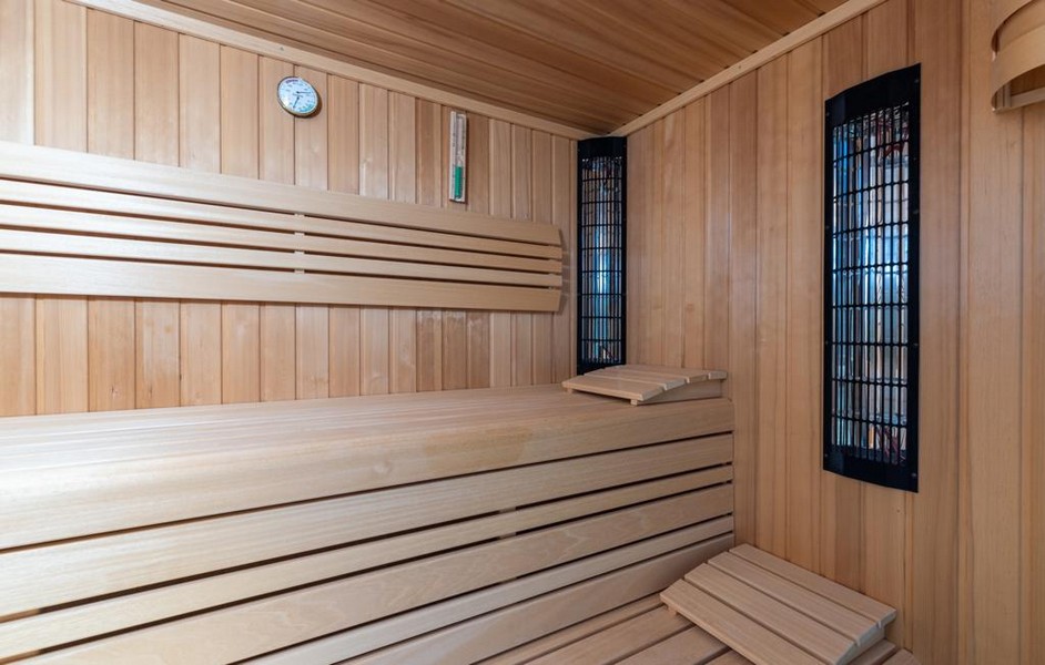 Fából készült szauna szoba egy isztriai luxusvillában eladó.