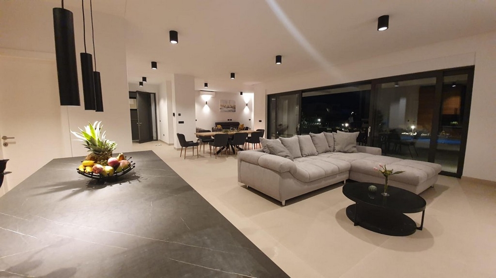 Nappali a H2132 ingatlanban a horvátországi Pag szigeten.