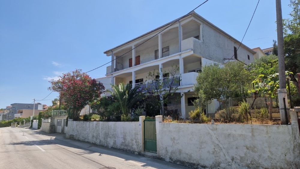 Ház vásárlás Horvátországban, Közép-Dalmáciában, Ciovo szigeten Trogir - Panorama Scouting Immobilien H2285, vételár: 650 000 EUR - 2. kép