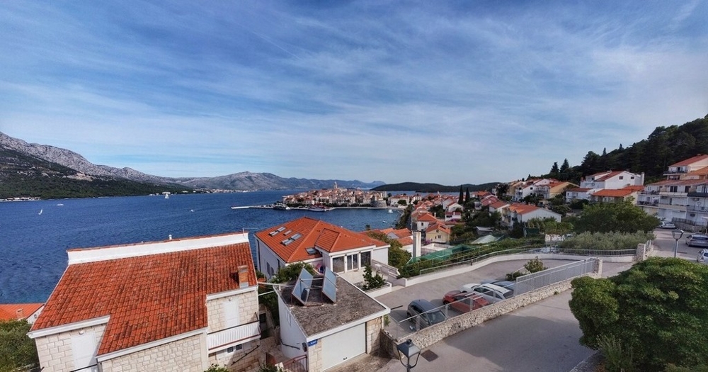 A H2368-as ingatlan tengerre néző terasza, mely eladó Horvátországban a Korcula-sziget régióban - Panoráma cserkészet.