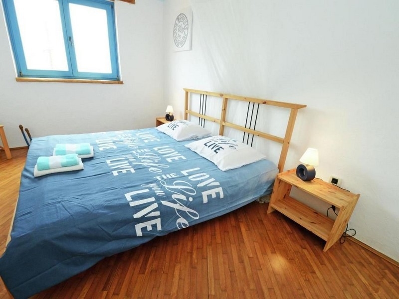 3 hálószoba, 1 fürdőszoba, erkély, terasz,