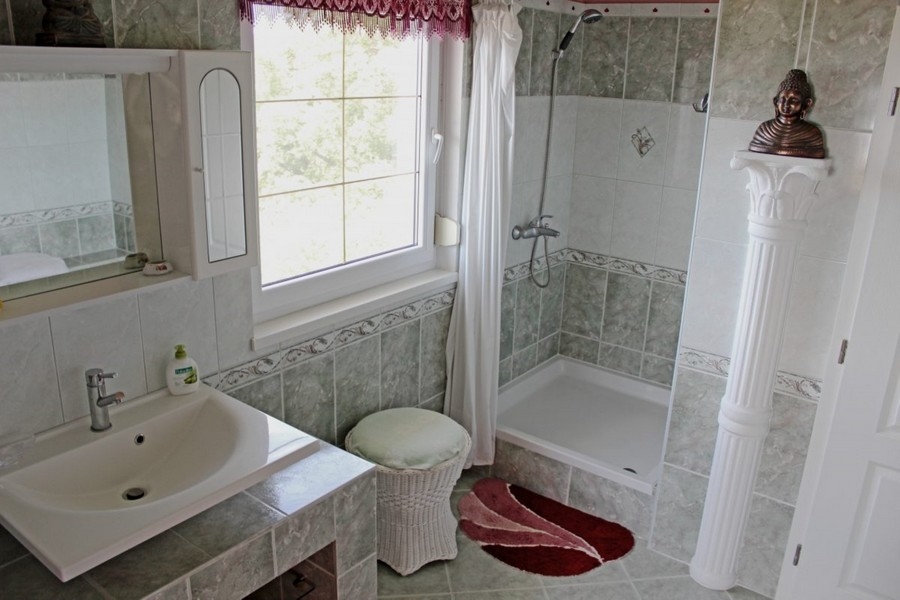 Bútorozott bérház