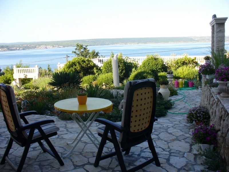 Nagy telek tengerre néző kilátással. H2405