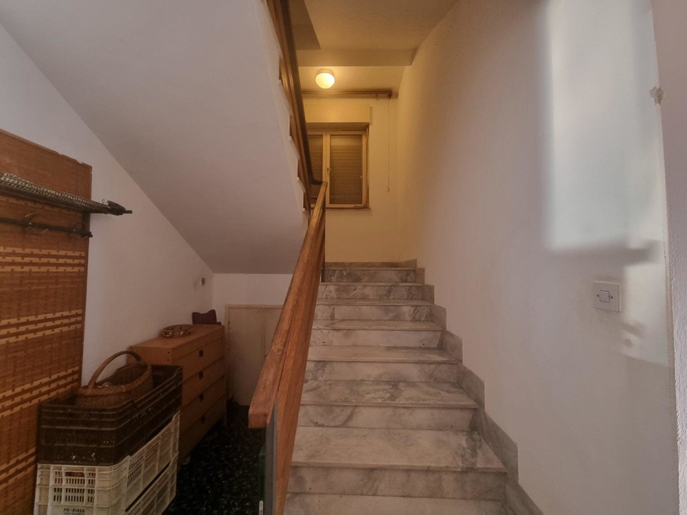 Mosókonyha, tárolóhelyiség, parkolóhelyek - H2411