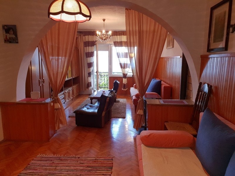 5 hálószoba és 4 fürdőszoba