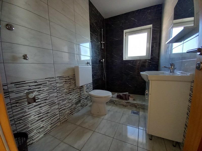 Bútorozott bérház