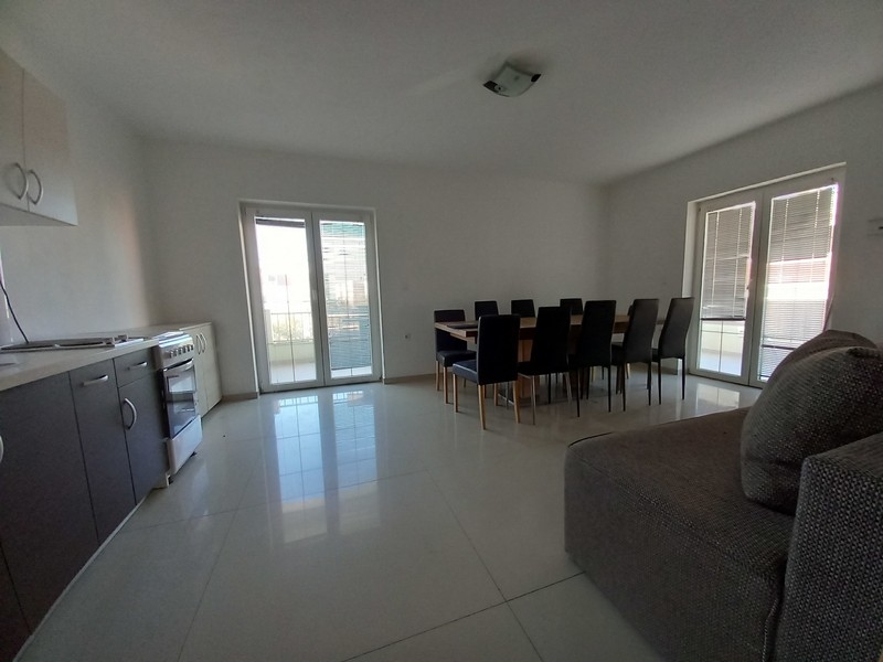 7 apartman erkéllyel és kilátással a tengerre