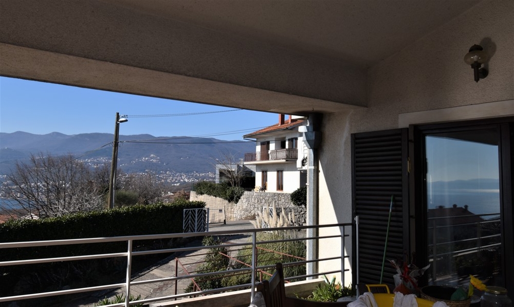 Bútorozott ház kerttel Horvátországban