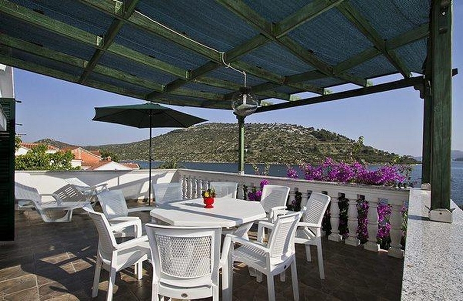 Tengerre néző terasz.