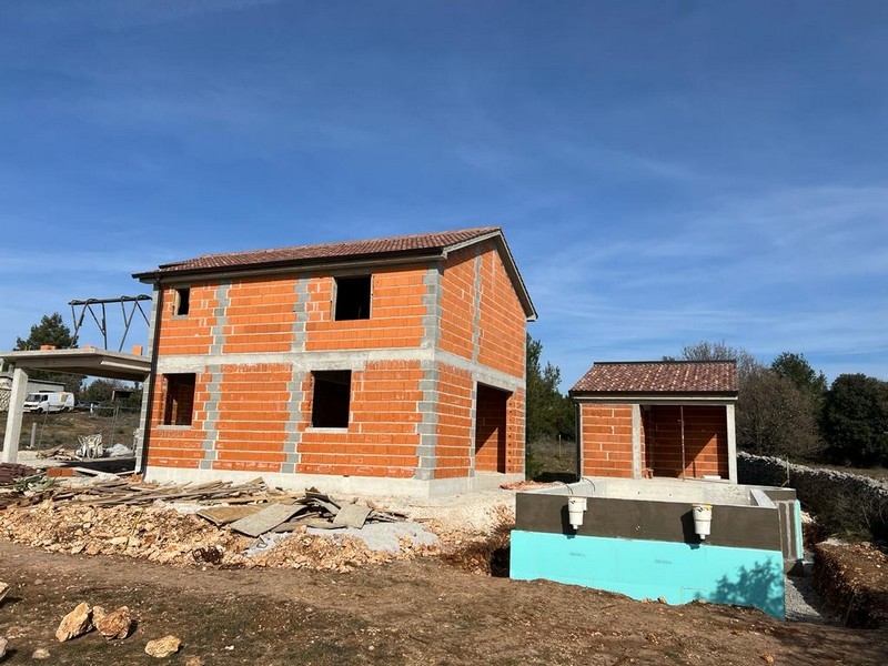 Új épület úszómedencével a Zadar régióban, Horvátország - Panorama Scouting.