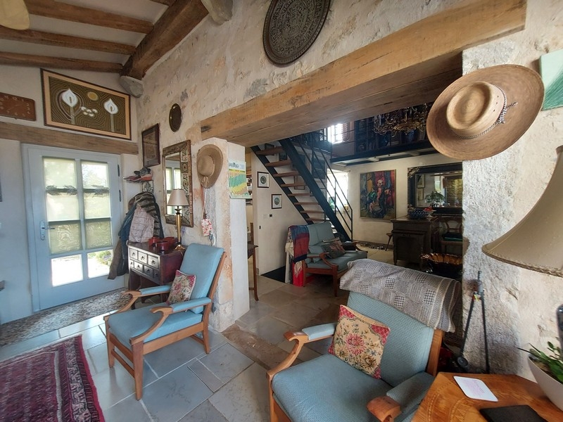 Nyitott és világos lakótér