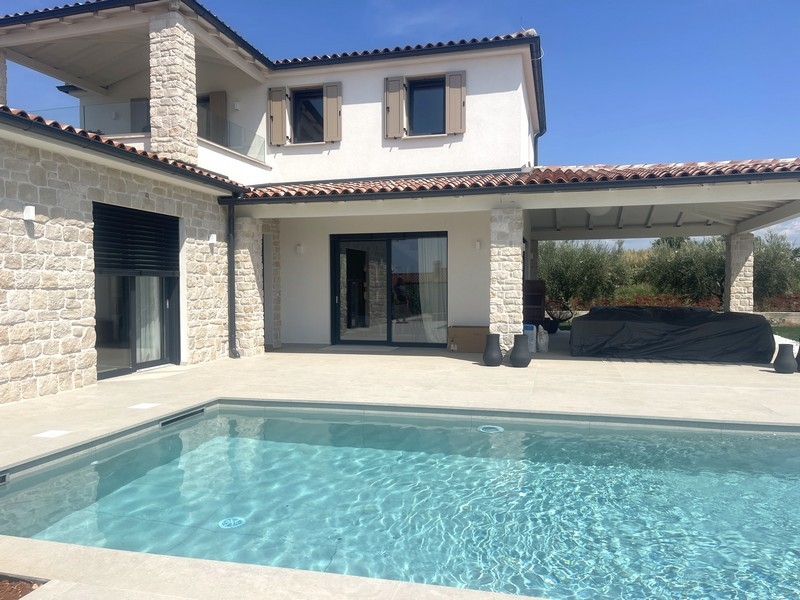 Új villa - kép az építkezésről (héj)