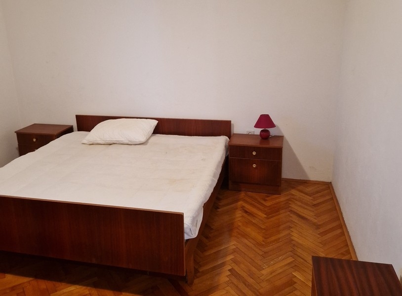 Az ingatlan második hálószobája.