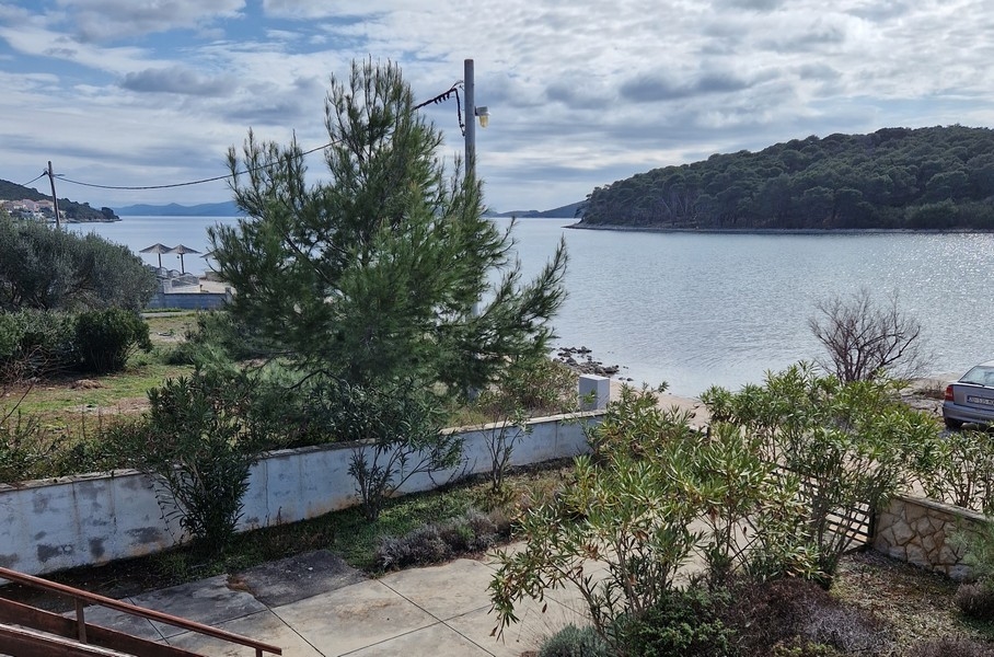 Tengerre néző kilátás a felső erkélyről.