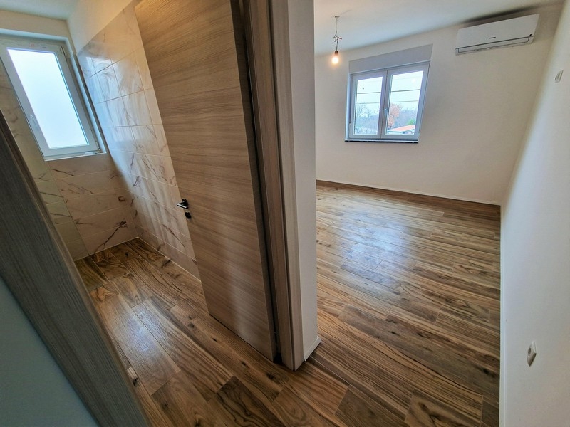 Légkondicionált hálószoba és fürdőszoba