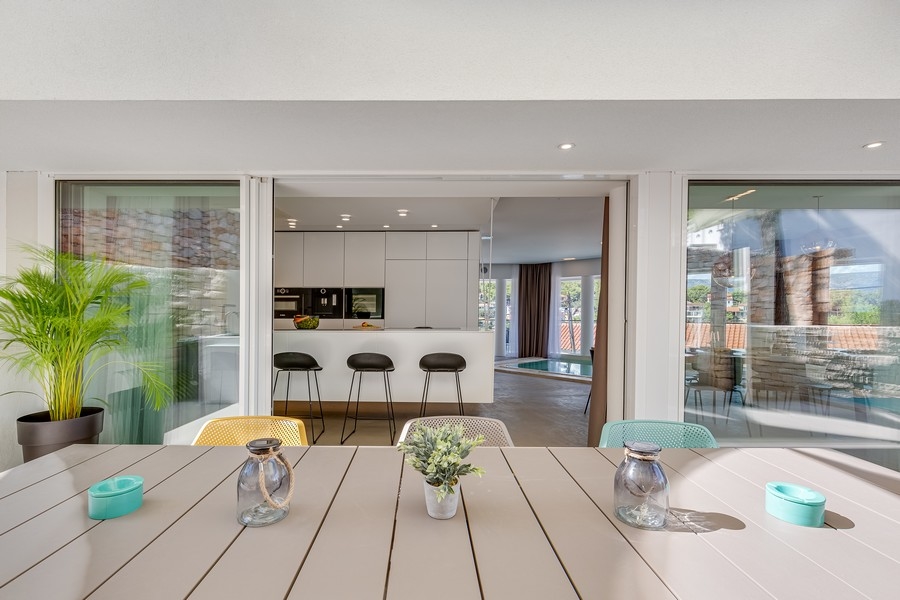 Modern luxusvilla a tenger közelében Horvátországban eladó - Panoráma cserkészet.