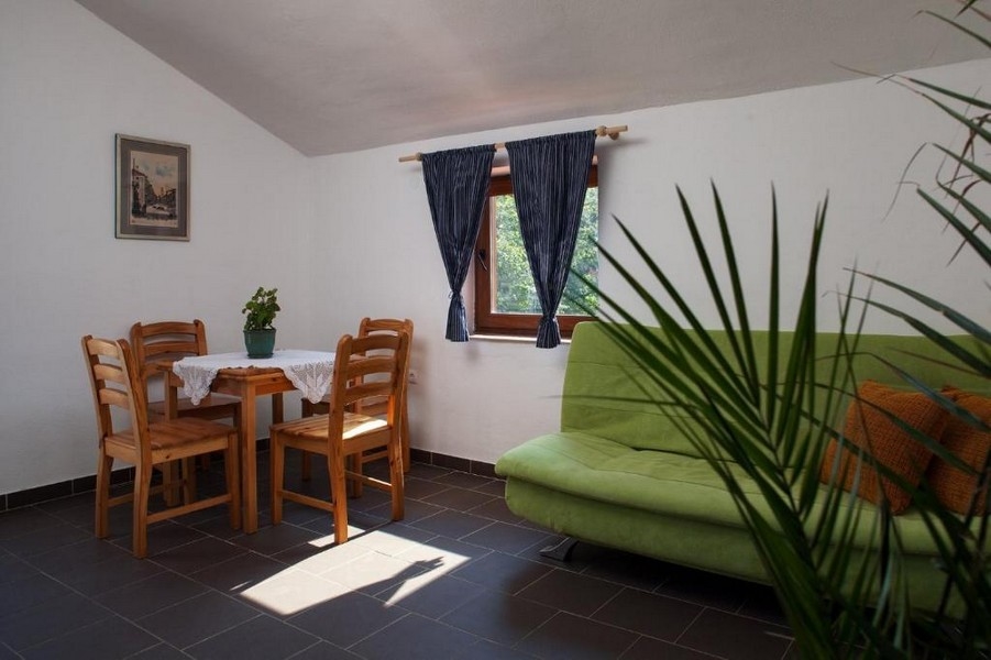 Étkező és kanapé.