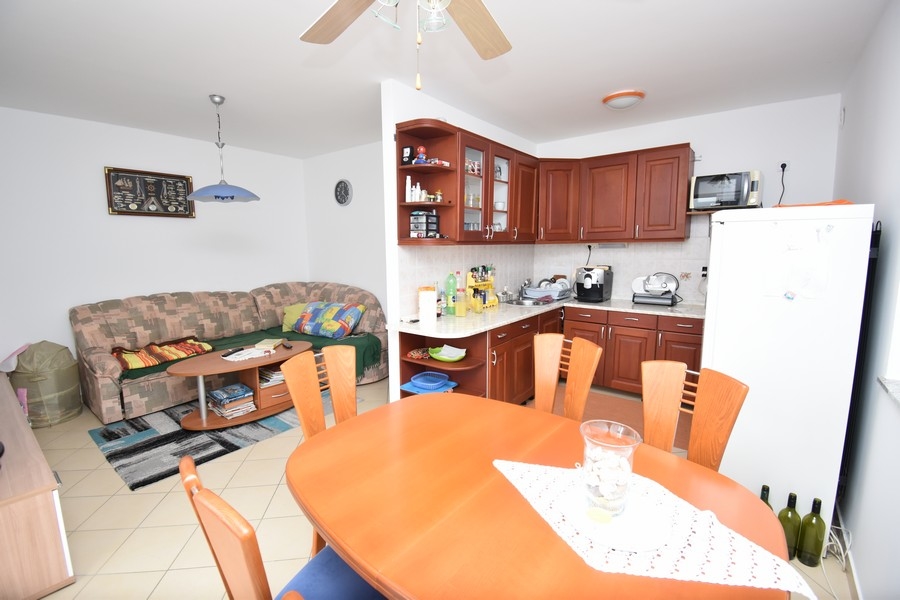 Étkező és konyha.